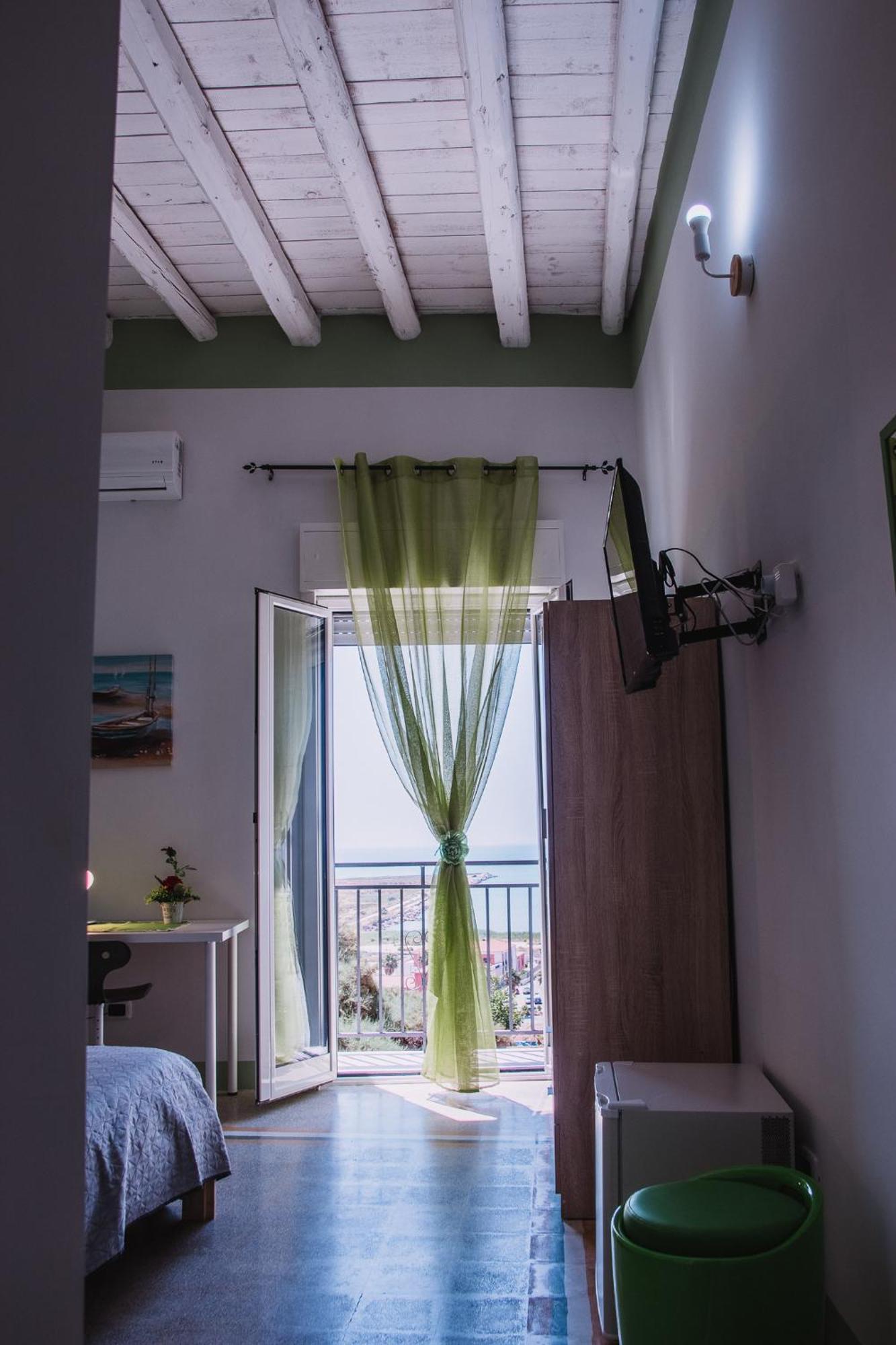 Magico Sole Bed & Breakfast Porto Empedocle Exterior photo
